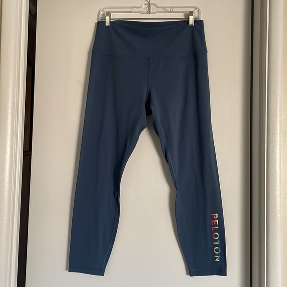 LULULEMON PELOTON WUNDER UNDER LEGGINGS. - Picture 8 of 15